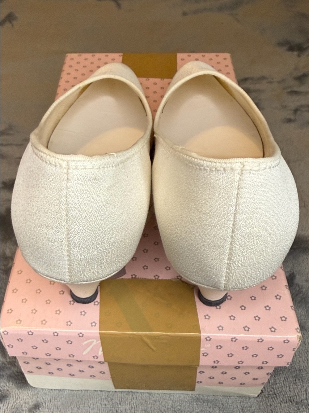 Marionat Women's White Ivory Pointed-Toe Satin Sheen Pump Size 8.5M Dyeable. - Picture 9 of 14